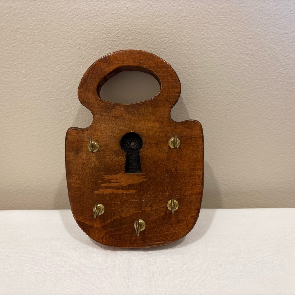 Vintage MCM Wooden Padlock Shaped Key Holder Wall Mount 5 Hooks Rack W/Keyhole